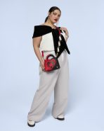 Alice in Wonderland Exclusive Queen of Hearts Crossbody Bag - Image 3