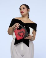 Alice in Wonderland Exclusive Queen of Hearts Crossbody Bag - Image 2