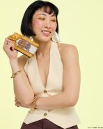 Exclusive Harry Potter Hufflepuff Banner Velvet Card Holder - Image 2